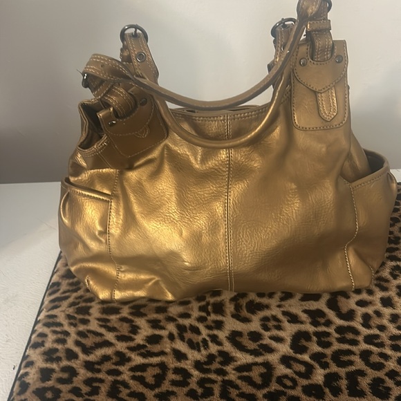 Metallic Gold Leather Handbag ๐. OS - Picture 3 of 5